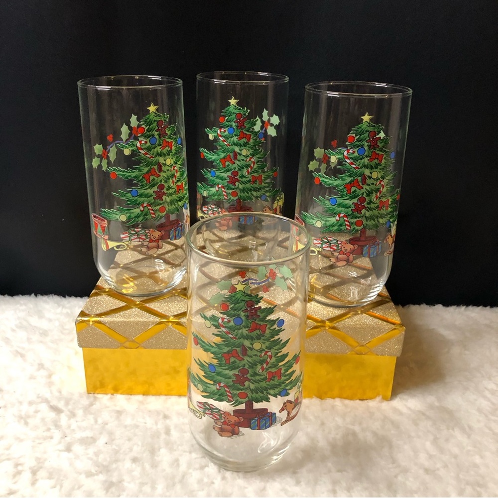 Vintage Holiday Hostess Decorated Christmas Tree & Holly 14oz Glass Tumblers